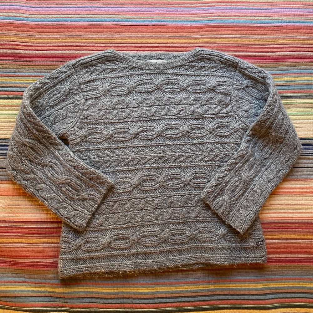 Classic Cable Knit Crewneck Sweater - Gray